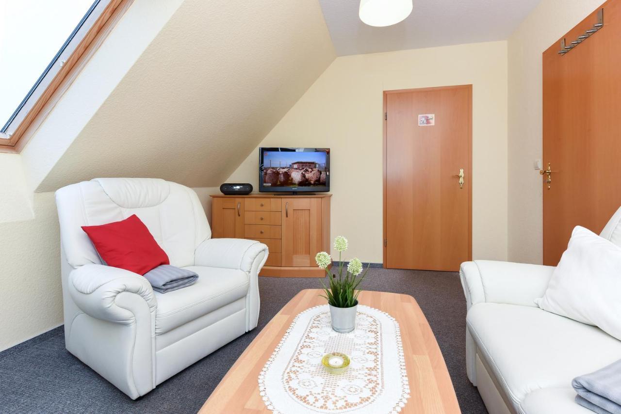 Ferienwohnung Oberdeck Carolinensiel Exterior photo